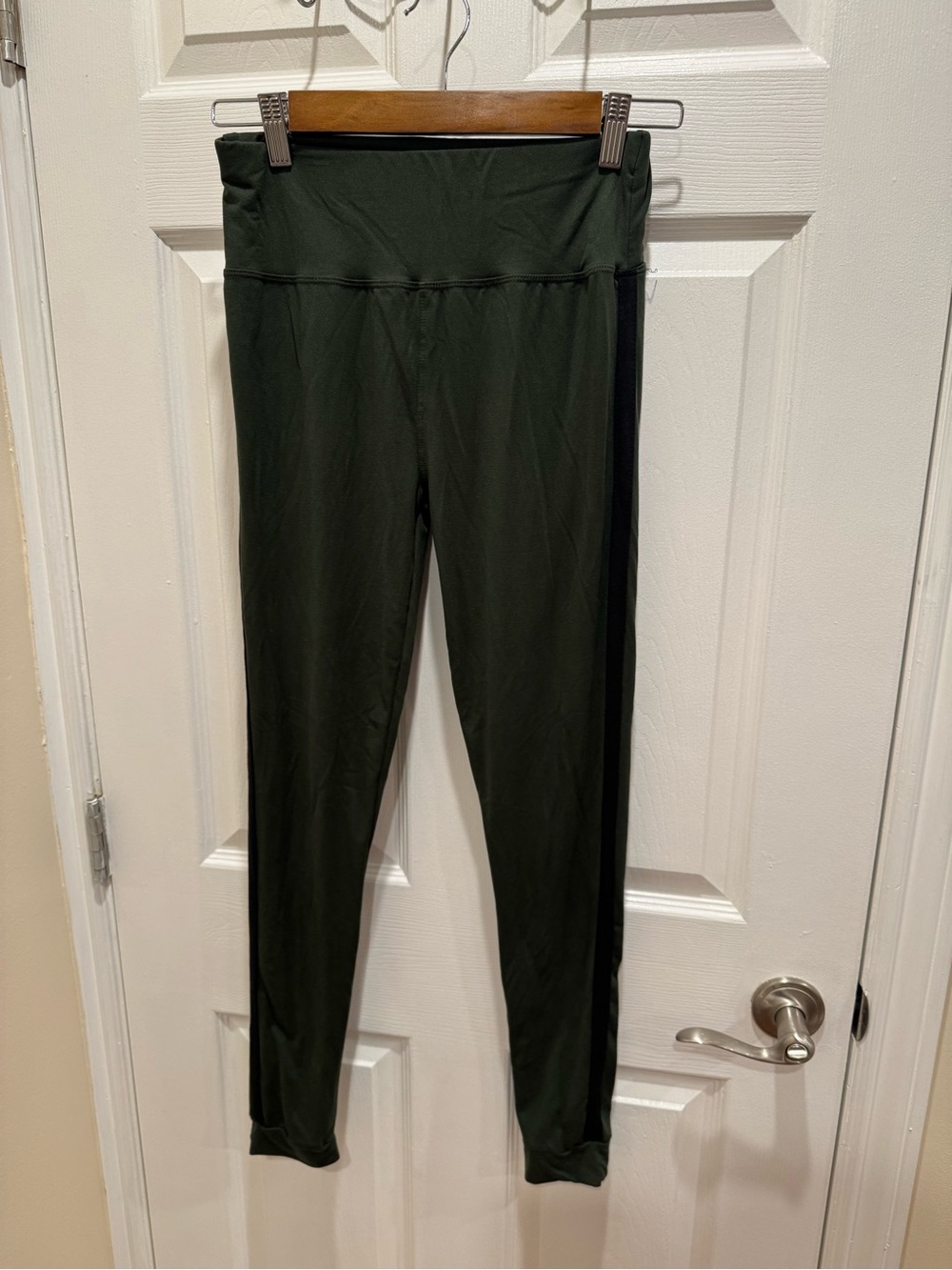 Fashion Nova High-Waist Olive Green Women's Leggings w/ Black Stripe